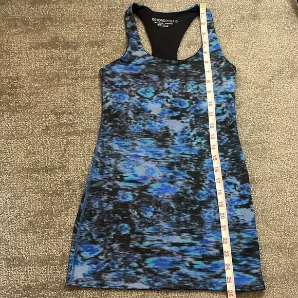 Beyond Yoga Razor Back Tank Size Small - Picture 3 of 7